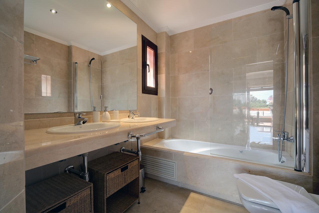 Jardines De Nueva Galera Cozy Penthouse Apartman Estepona Kültér fotó